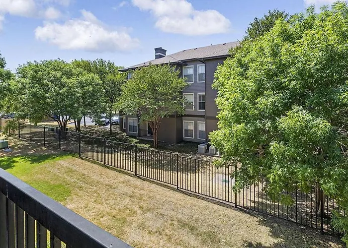 Landing Modern With Amazing Amenities Fort Worth